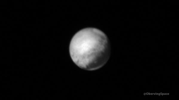 Zdjęcie Plutona wykonane 10 lipca 2015 r.