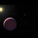 Zagadka kosmicznej „waty cukrowej”. James Webb bada planetę o ekstremalnie niskiej gęstości